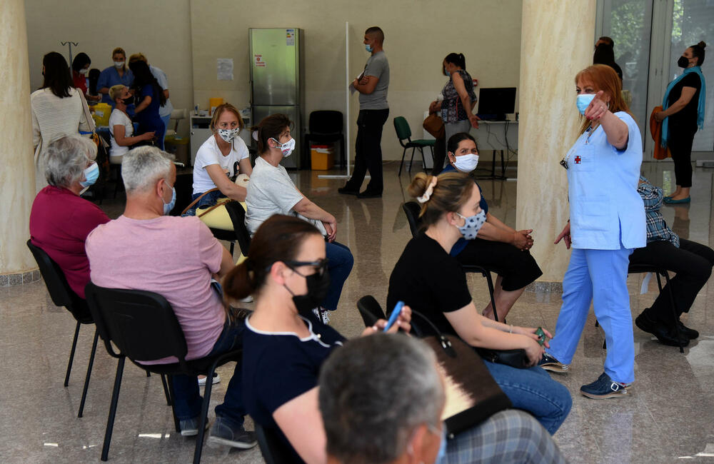 <p>Tokom prva četiri dana od početka masovne vakcinacije date su 37.172 doze vakcina</p>