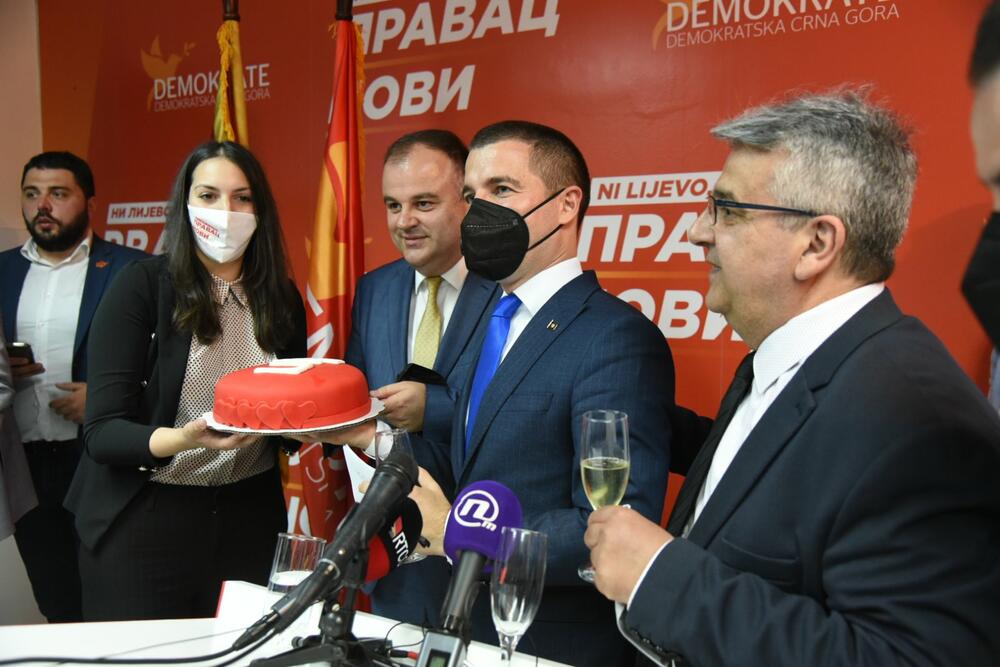 Koalicija Ni lijevo, ni desno. Pravac Novi