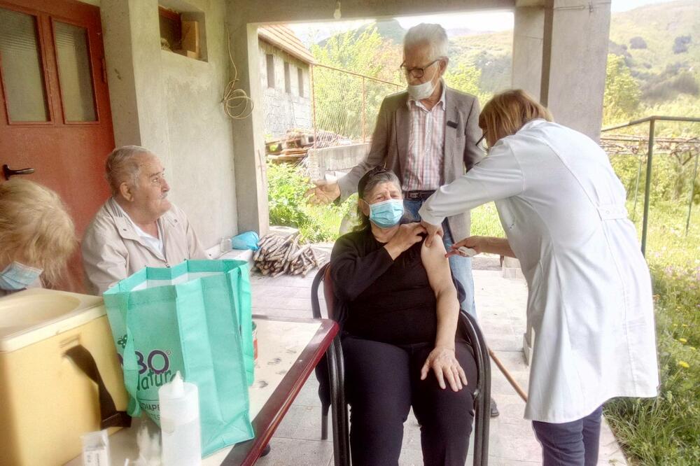 Vakcinacija u jednom od kolašinskih sela, Foto: Dom zdravlja Kolašin