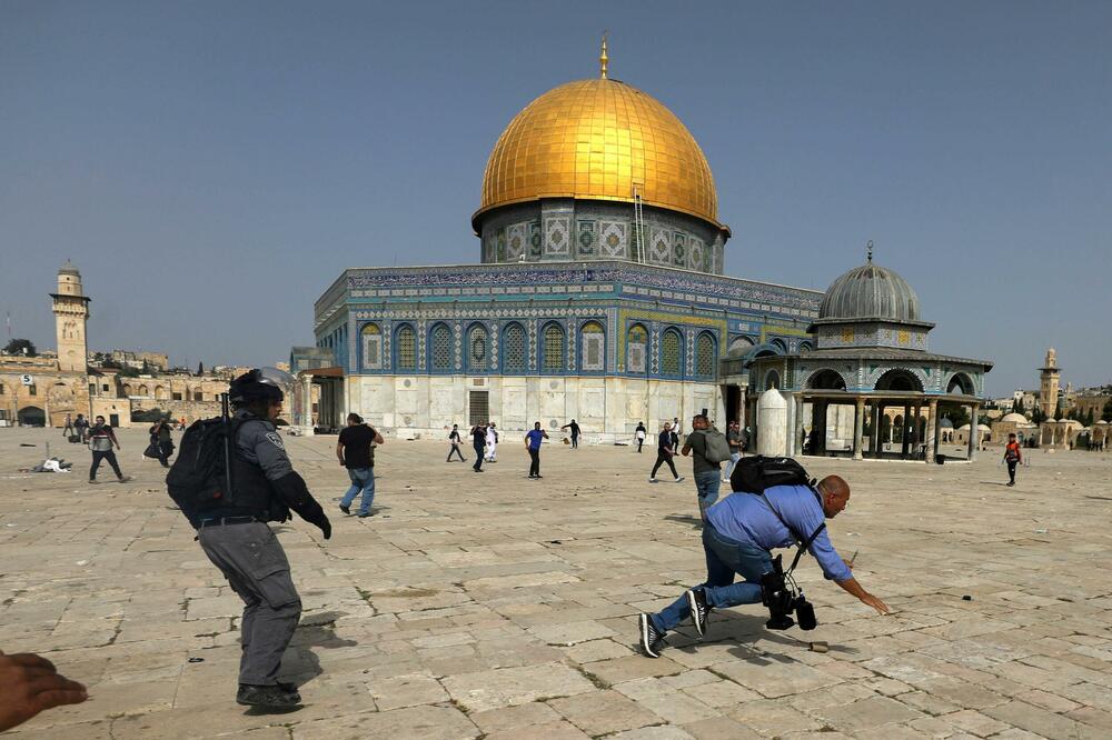 Napad na vjernike kod džamije Al Aksa, Foto: REUTERS