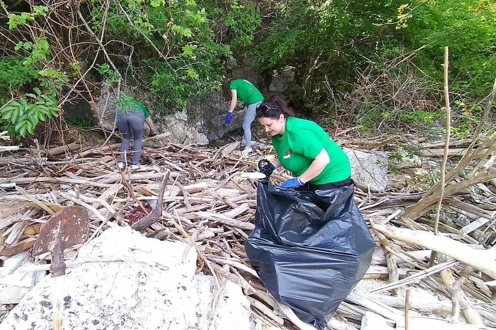 Sa akcije čišćenja, Foto: Ministarstvo ekologije, planiranja prostora i urbanizma