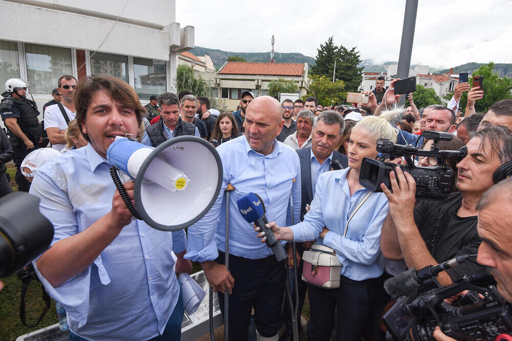 Radović i Carević na jednom od protesta u Budvi (arhiva/ilustracija), Foto: shutterstock.com