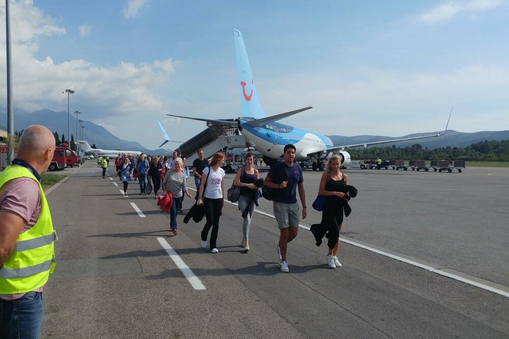 Sporno i pitanje kome bi pripala koncesija: Aerodrom Tivat, Foto: Siniša Luković