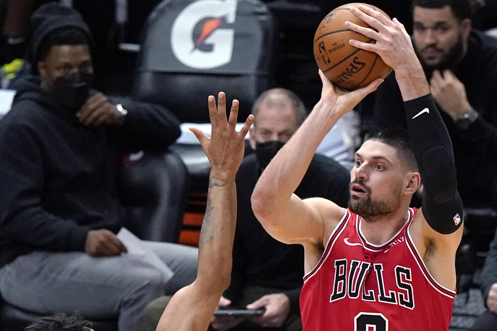 Vučević na meču sa Torontom, Foto: AP