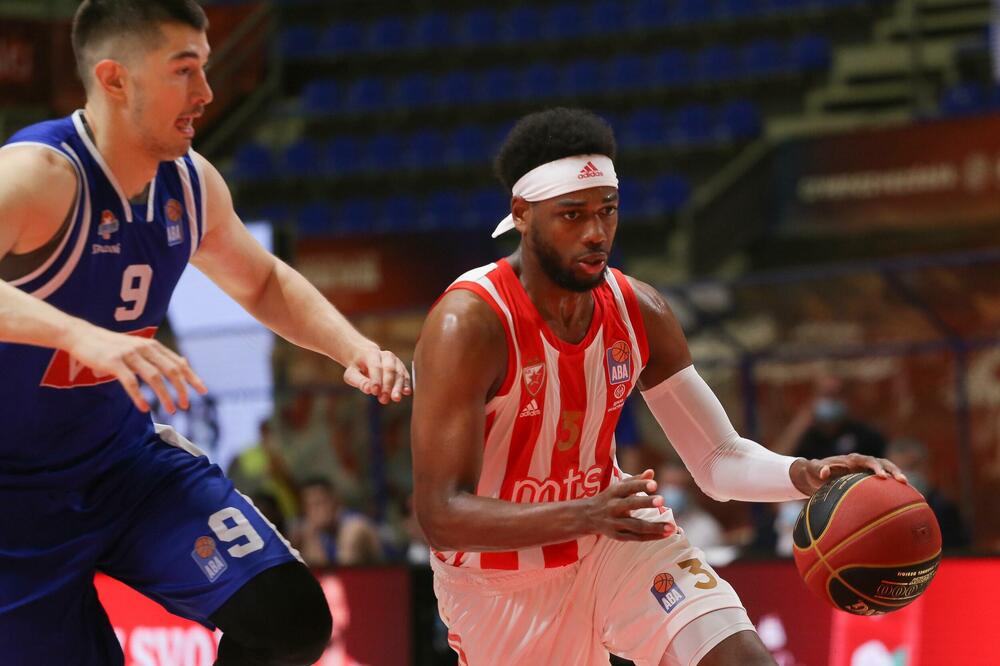 Sa jučerašnjeg meča, Foto: BETAPHOTO/ABA liga/Crvena zvezda mts/Djordje Kostic