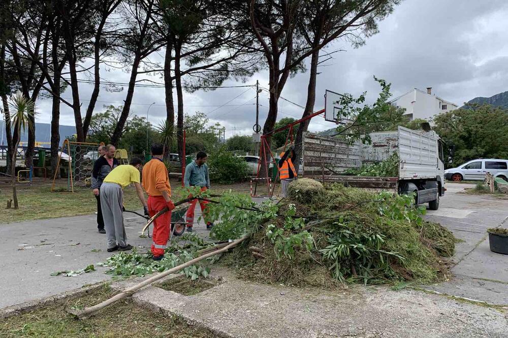 Sa akcije čišćenja, Foto: URA