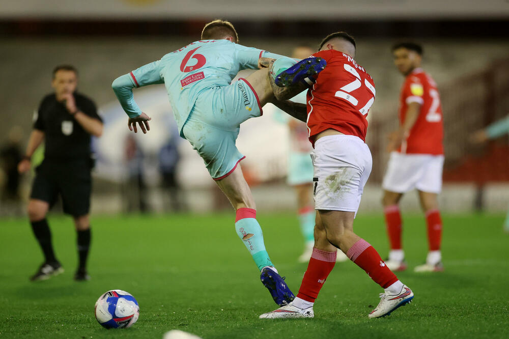 Zanimljiv duel sa meča Barnsli - Svonsi, Foto: Reuters