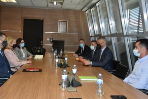 "Saradnja Uprave policije i Ministarstva odbrane zasniva se na...