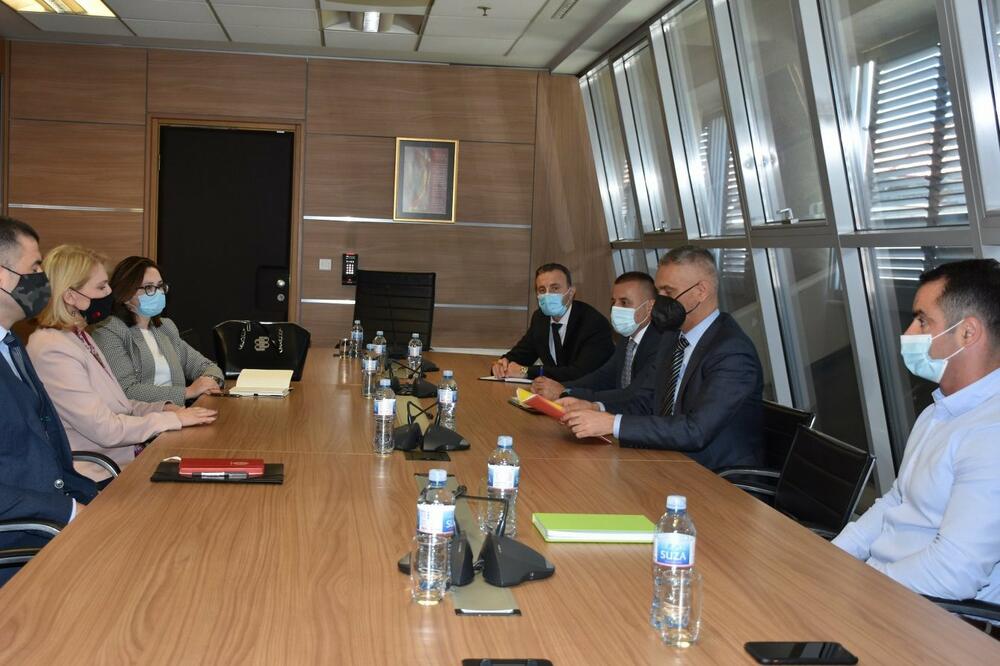 Sa sastanka, Foto: Uprava policije