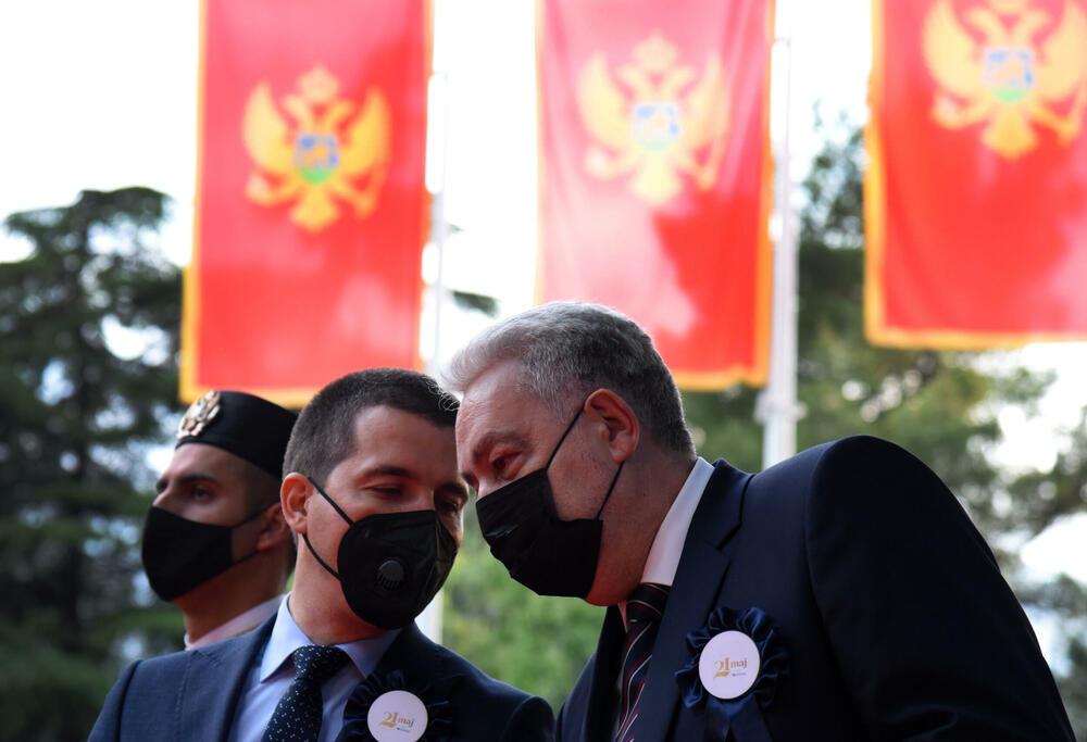 <p>Predsjednici Vlade i Skupštine, Zdravko Krivokapić i Aleksa Bečić, organizovali su večeras u Vili Gorica prijem povodom 21. maja - Dana nezavisnosti. Pogledajte fotografije koje je zabilježio fotoreporter Vijesti Boris Pejović.</p>