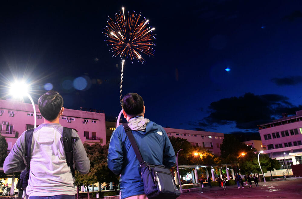 <p>Predsjednici Vlade i Skupštine, Zdravko Krivokapić i Aleksa Bečić, organizovali su večeras u Vili Gorica prijem povodom 21. maja - Dana nezavisnosti. Pogledajte fotografije koje je zabilježio fotoreporter Vijesti Boris Pejović.</p>