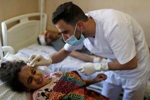 Pojas Gaze i sukobi: Šestogodišnjakinja Suzi bila sedam sati pod...