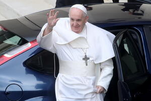 Papa će dobiti prvi električni papamobil