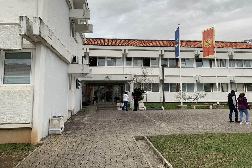 Zbog koronakrize prilivi u opštinski budžet smanjeni: Opština Budva, Foto: Vuk Lajović