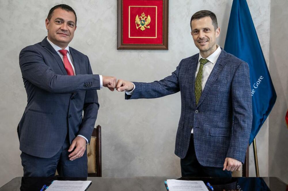 Direktor Telenora Branko Mitrović i dekan ETF-a Saša Mujović, Foto: PR Centar