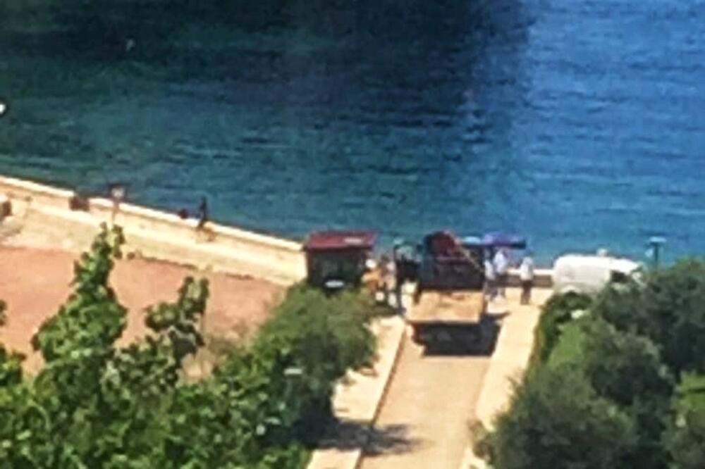 Uklanjanje kućice, Foto: Čitalac reporter