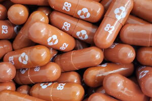 Farmaceutska trka za pilulu protiv kovida