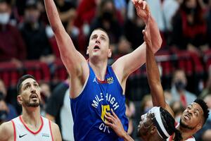 Jokić dominirao - Denver vratio brejk, ubjedljivi Lejkersi,...