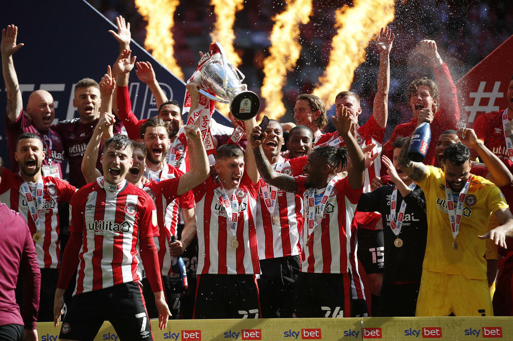 Slavlje fudbalera Brentforda, Foto: Reuters