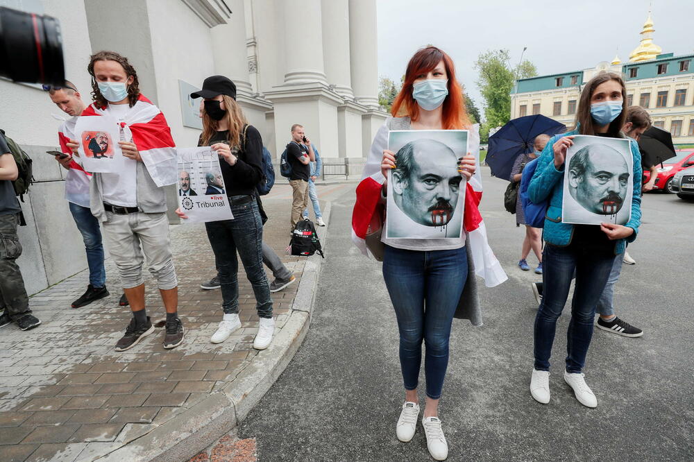 Protesti u Kijevu u znak podrške bjeloruskoj opoziciji, Foto: GLEB GARANICH