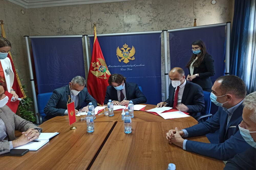 Sa potpisivanja memoranduma, Foto: MUP