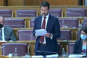 Milatović: Dok su funkcioneri uživali u poklonjenim stanovima,...