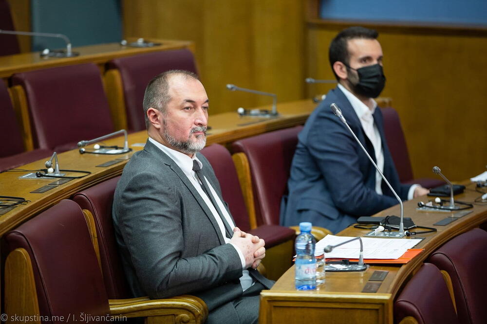 Moraće ponovo pisati amandman o stupanju na snagu zakona:Stijović i Spajić juče u Skupštini, Foto: Igor Šljivancanin