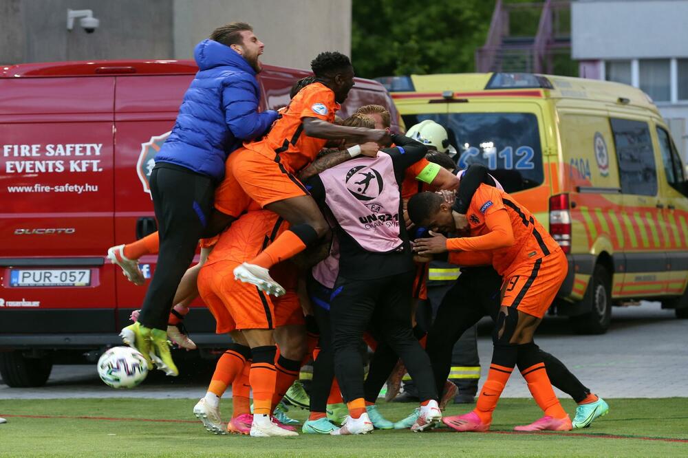 Slavlje Holanđana nakon gola Majrona Boadua za pobjedu nad Francuskom, Foto: Reuters