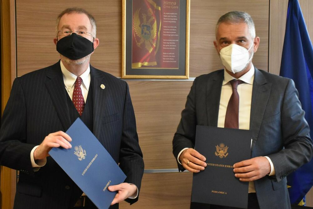 Grifit i Brđanin, Foto: Twitter/Uprava policije