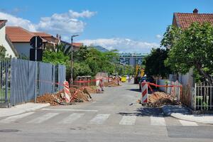 Počela rekonstrukcija drugog dijela ulice Miodraga Bulatovića u...