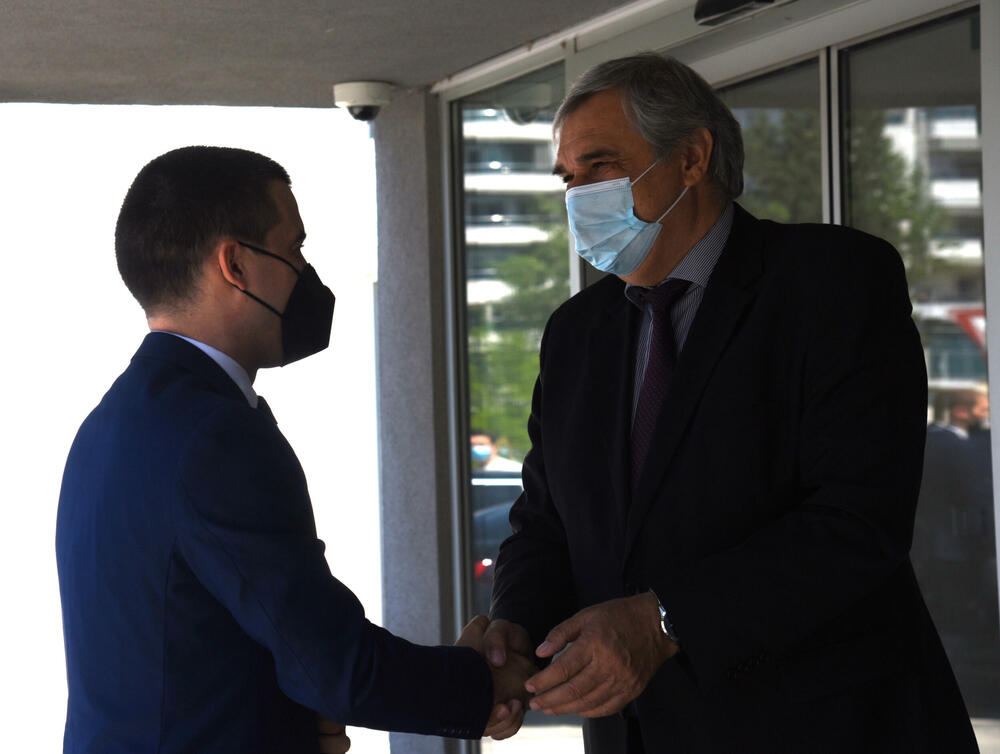 <p>"Vaša misija ostaje temelj i sjećanje na onu tačku otkuda smo kao narod krenuli i odgovor kamo nam valja stići“, kazao je premijer</p>