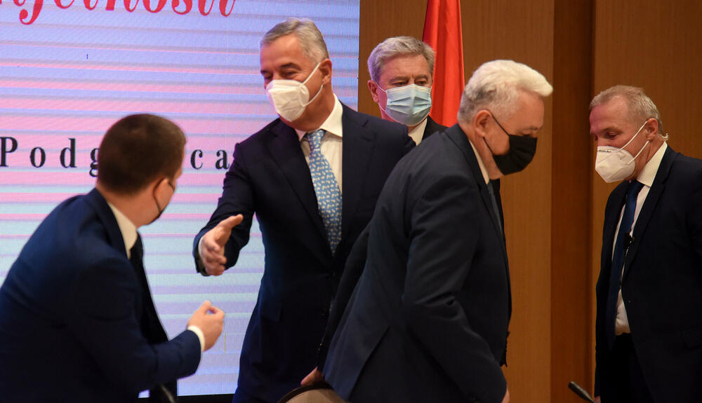 <p>"Vaša misija ostaje temelj i sjećanje na onu tačku otkuda smo kao narod krenuli i odgovor kamo nam valja stići“, kazao je premijer</p>