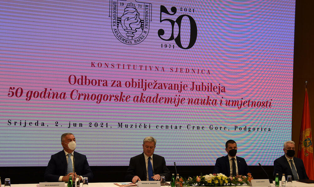 <p>"Vaša misija ostaje temelj i sjećanje na onu tačku otkuda smo kao narod krenuli i odgovor kamo nam valja stići“, kazao je premijer</p>