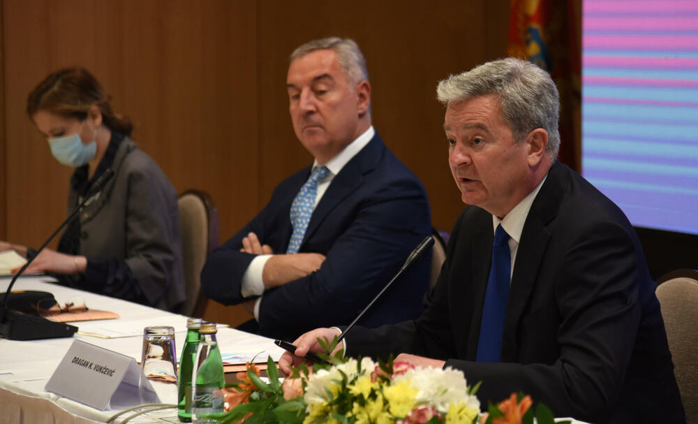 <p>"Vaša misija ostaje temelj i sjećanje na onu tačku otkuda smo kao narod krenuli i odgovor kamo nam valja stići“, kazao je premijer</p>