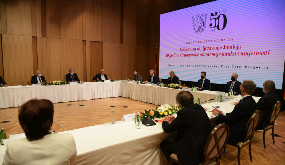 <p>"Vaša misija ostaje temelj i sjećanje na onu tačku otkuda smo kao narod krenuli i odgovor kamo nam valja stići“, kazao je premijer</p>
