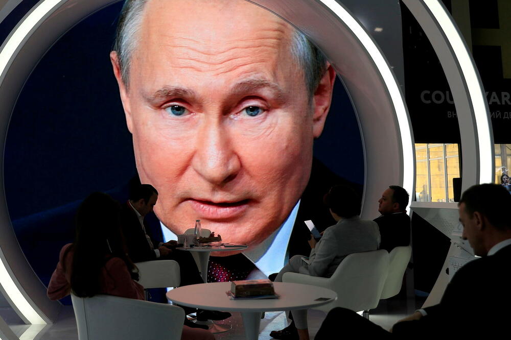 Putin je rekao da je ekonomija Rusije izbjegla katastrofu na vrhuncu pandemije, Foto: EVGENIA NOVOZHENINA
