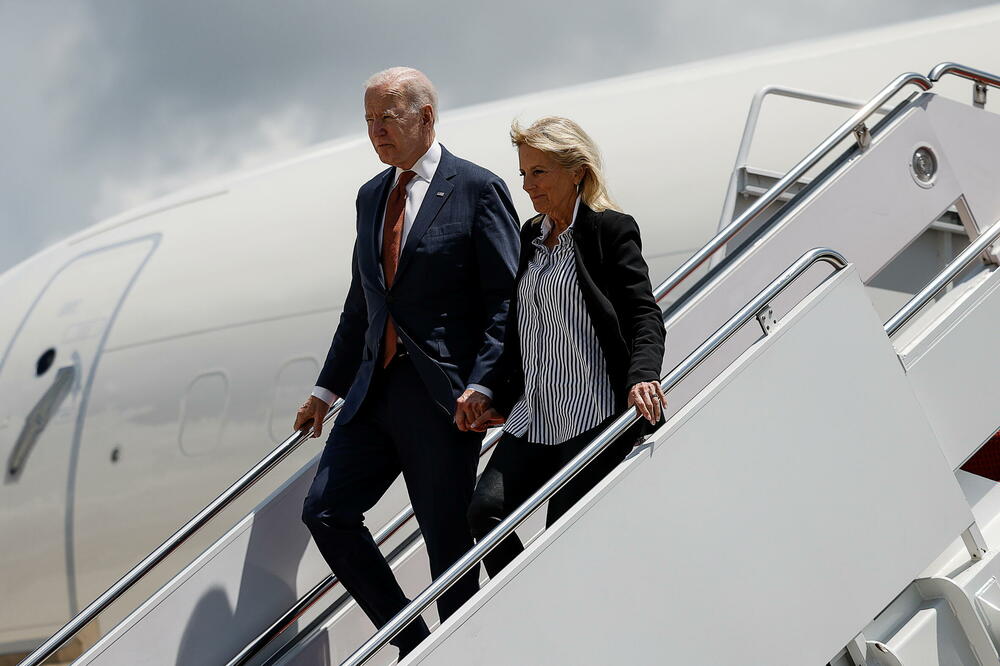 Predsjednik Džo Bajden sa suprugom Džil ove nedjelje kreće na prvu inostranu turneju, Foto: Rojters