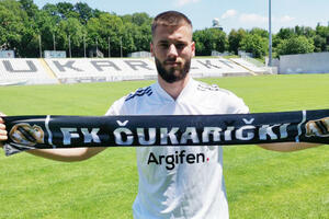 Bojan Roganović iz OFK Titograda u Čukarički