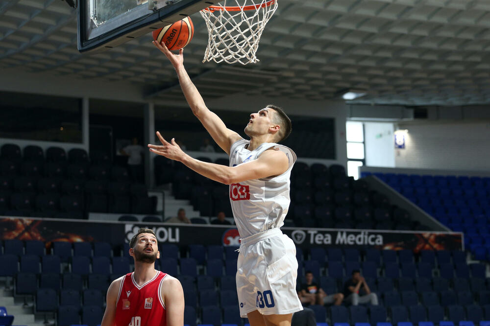 Želi pobjedu u svom gradu: Petar Popović na prvom meču protiv Lovćena, Foto: KK Budućnost Voli
