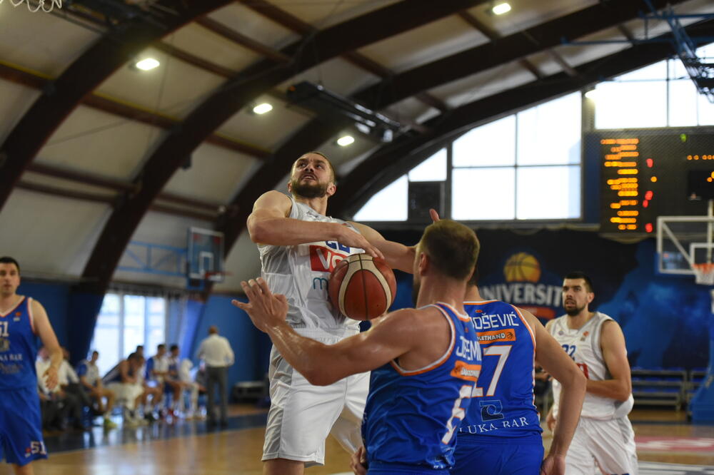 Igor Drobnjak u duelu sa Markom Jeremićem, Foto: Savo Prelević