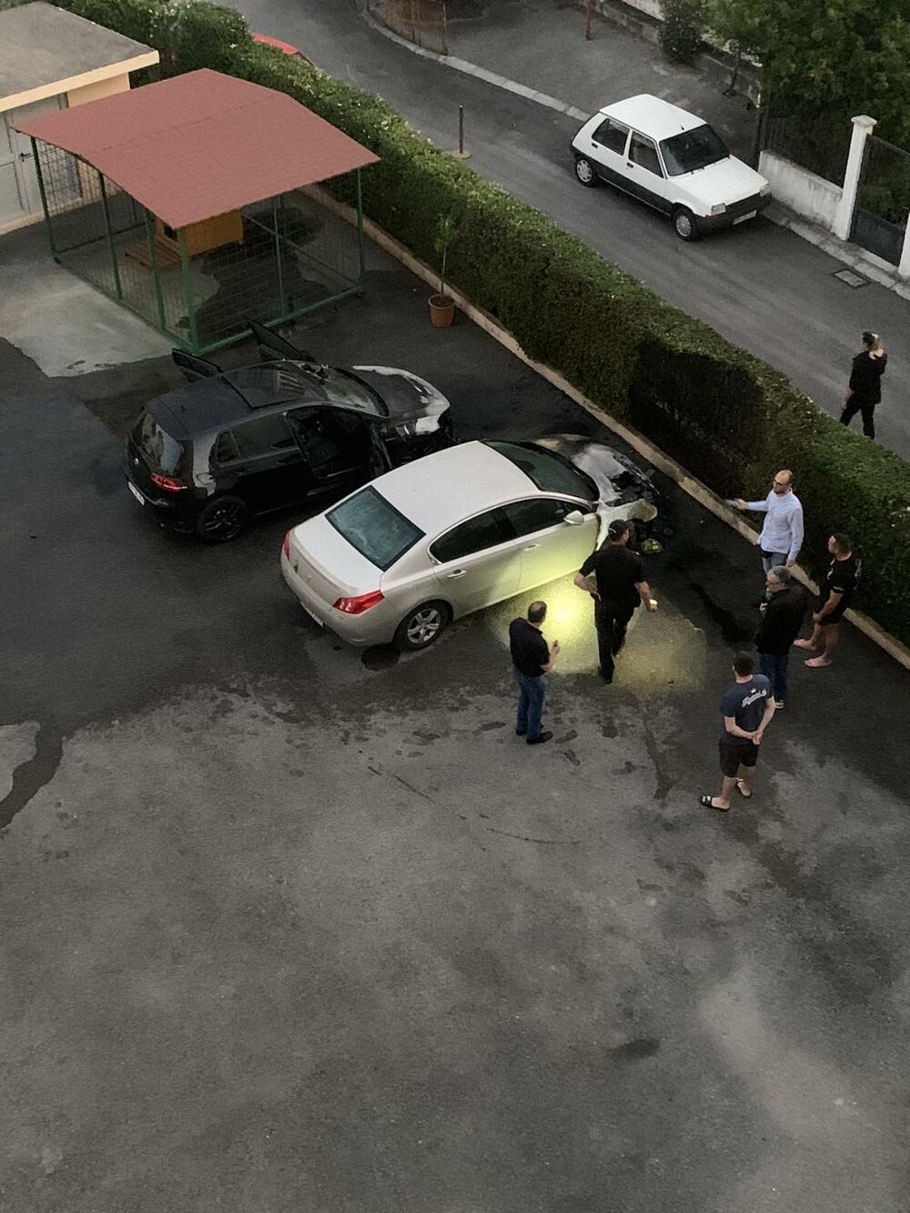 zapaljen auto u Budvi