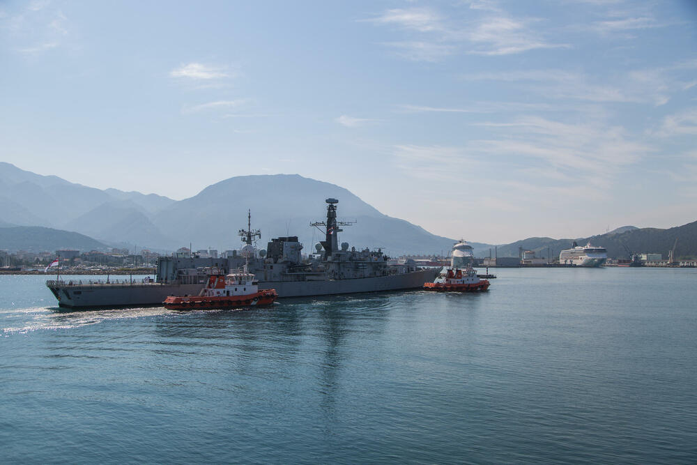 Brod Njenog veličanstva „Ričmond“