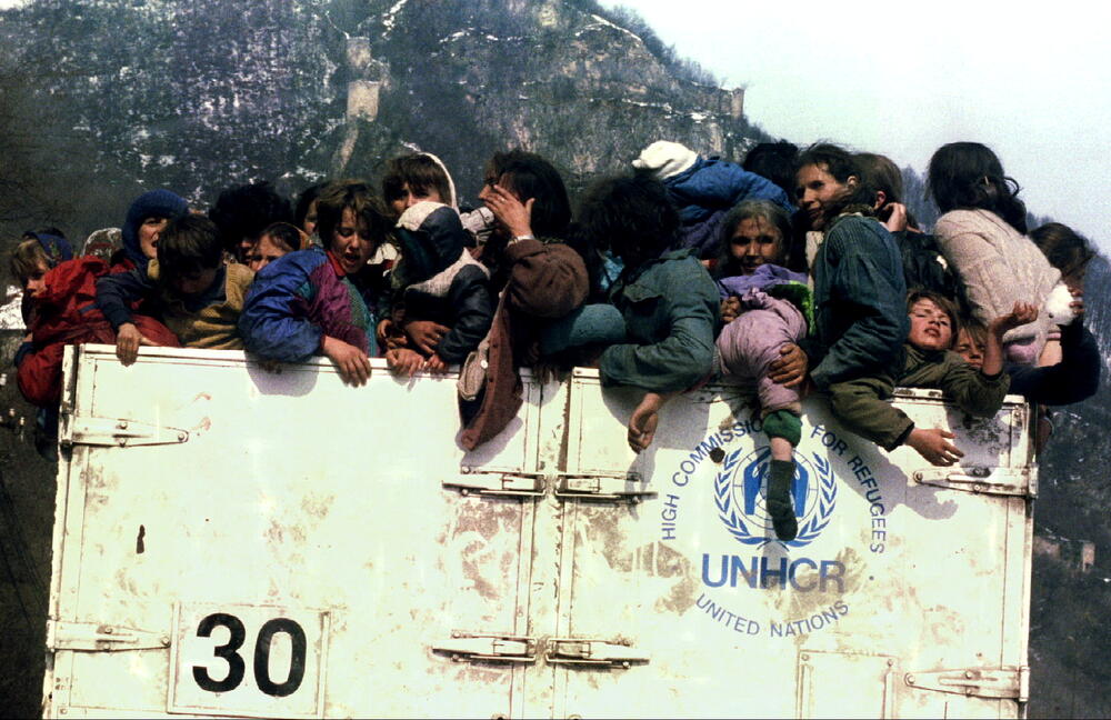 Muslimanske izbjeglice tokom evakuacije iz Srebrenice u martu 1993.