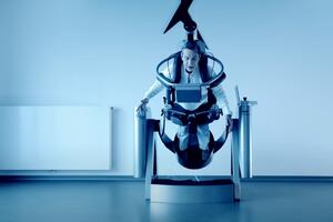 Massimo “poletio” u neobičnoj spravi