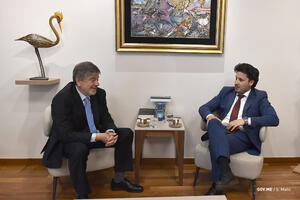 Abazović sa Hisom: Unutrašnjim reformama do ekonomski i...