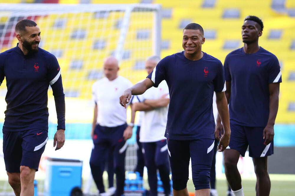 Tandem od kojeg se svi plaše: Benzema i Mbape, Foto: AP