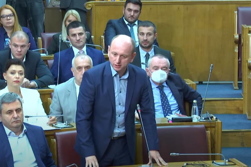 Knežević govori u Skupštini, Foto: Skupština Crne Gore