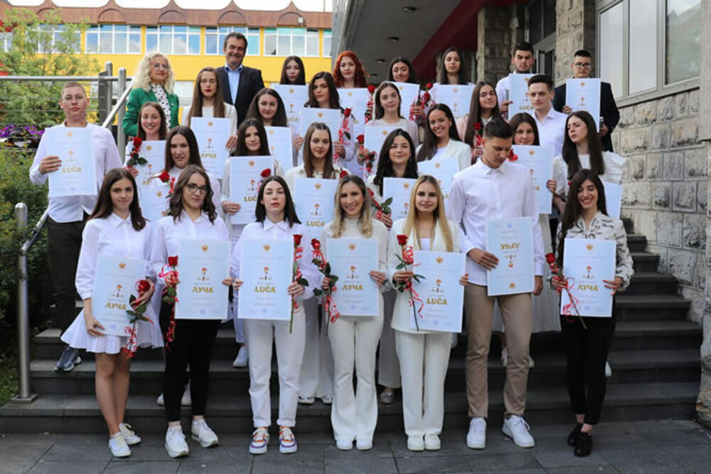 Dobitnici diplome Luča Gimnazija Tanasije Pejatović, Foto: Goran Malidžan