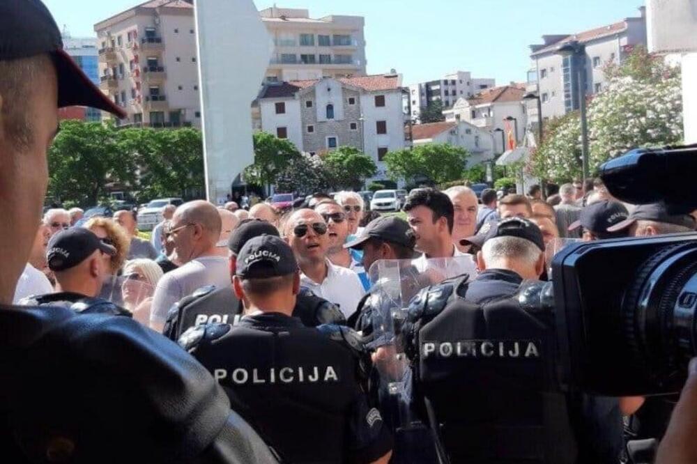 Foto: Demokratski front