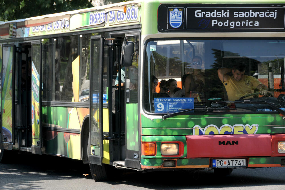 Autobusi na ulicama Podgorice dotrajali, Foto: Boris Pejovic